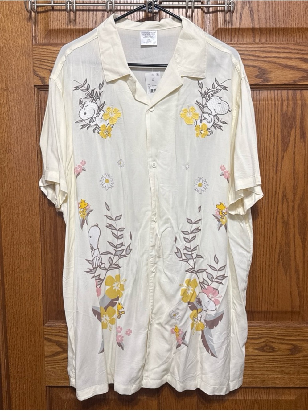Women’s XL Cream Floral Short-Sleeve Button-Up Shirt